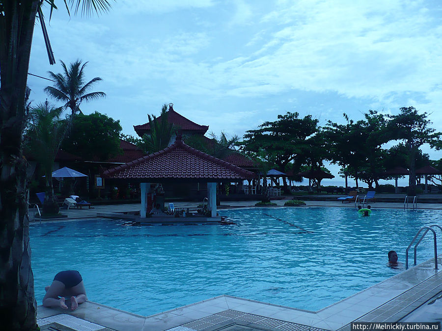 Отель и пляж Inna Putri Bali Нуса-Дуа, Индонезия