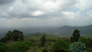 Аддис-Абеба в дымке