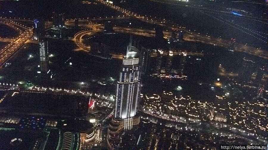 Вид на Дубай с 124 этажа башни Бурж Халифа Дубай, ОАЭ