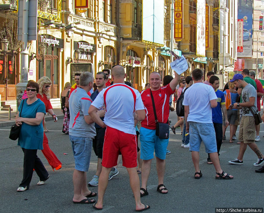 Хроники ЕВРО — 2012. Киев в предчувствии финала Киев, Украина