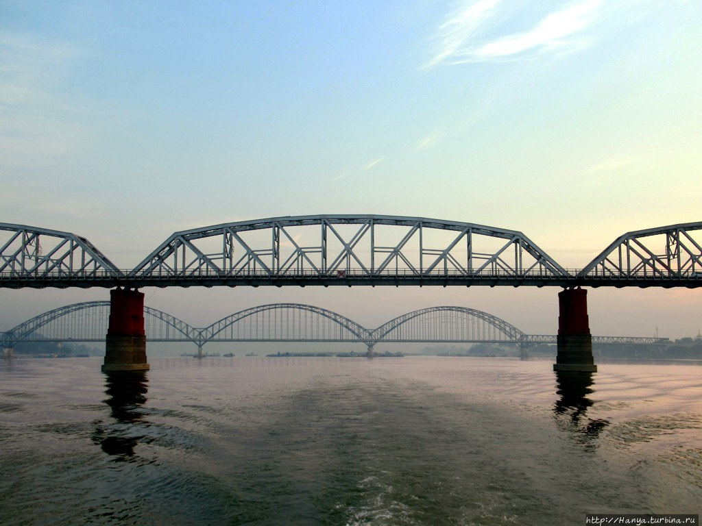Старый ж.д. мост через реку Иравади. Фото из интернета