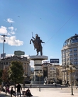 Площадь Македония со статуей Воин на коне, он же Александр Великий, но не говорите об этом грекам.
