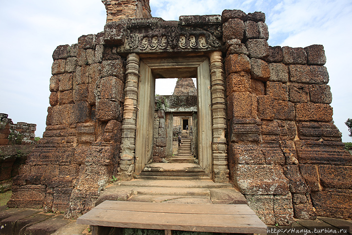Храм Восточный Мебон. Восточный вход. Фото из интернета Ангкор (столица государства кхмеров), Камбоджа