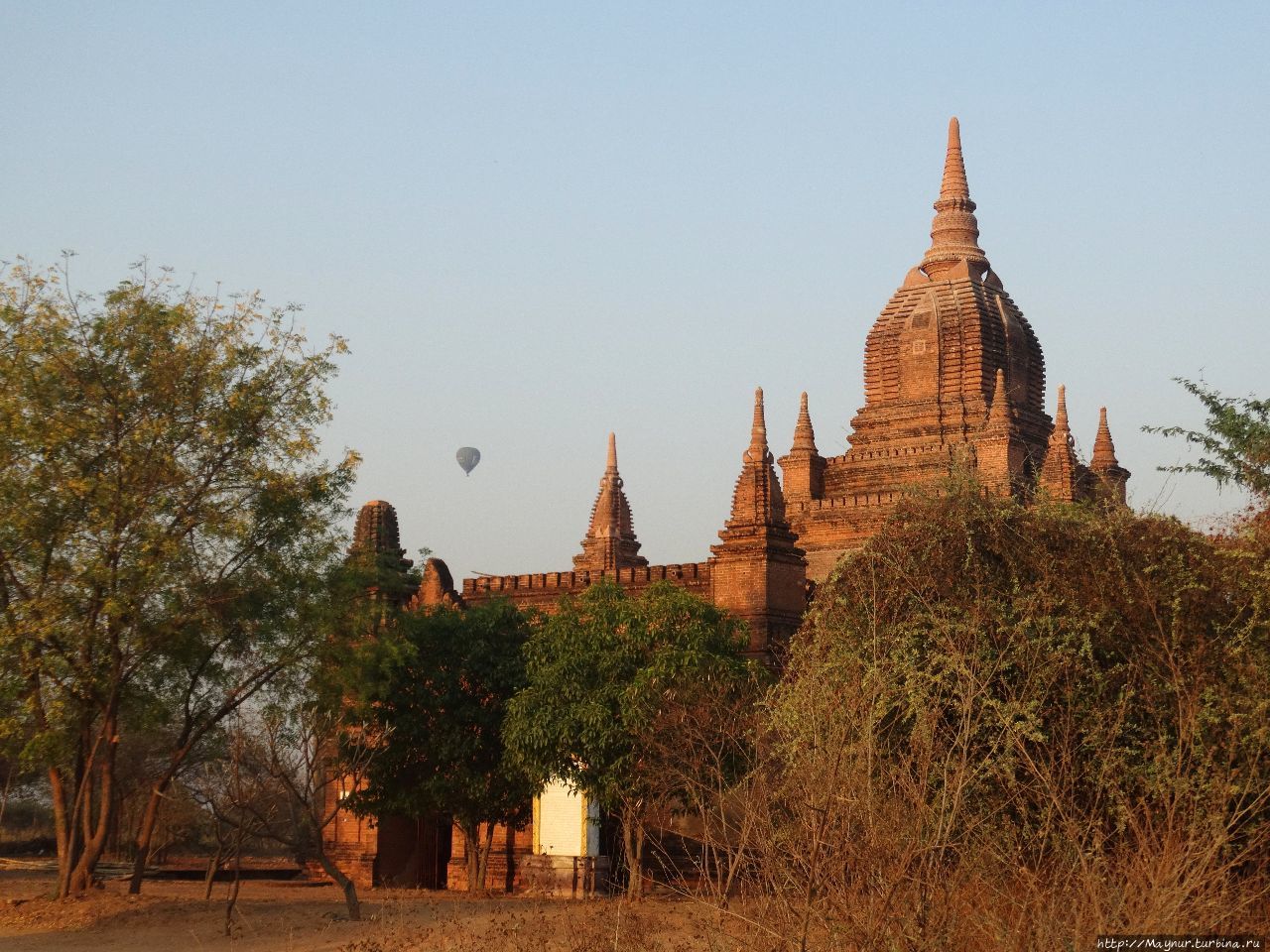 Увидеть рассвет над Баганом Баган, Мьянма