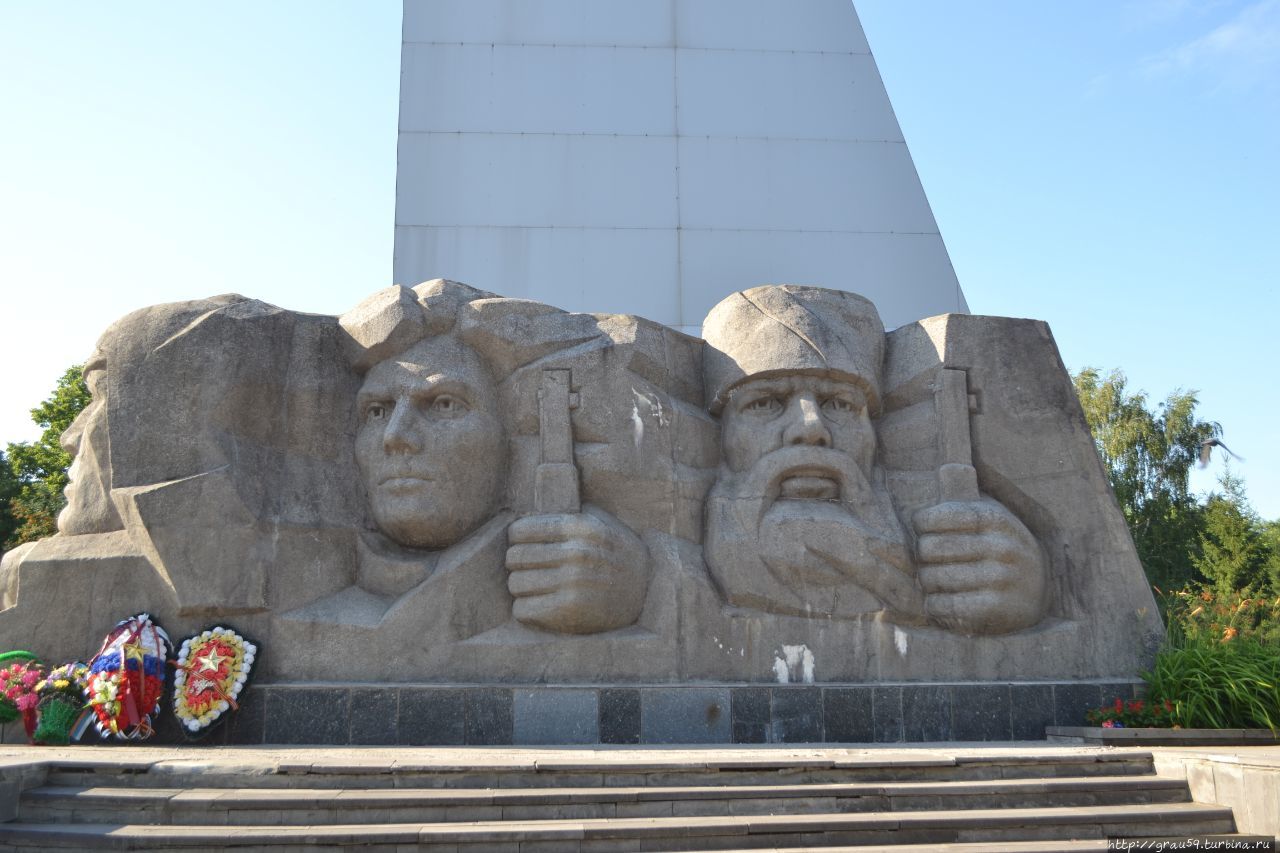 Монумент Славы Балашов, Россия