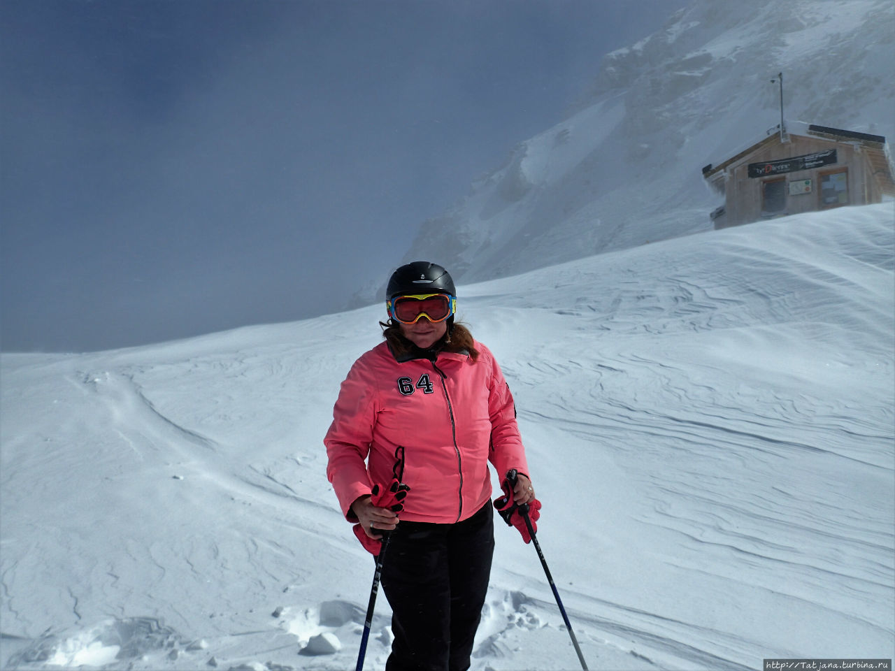 Три Долины в конце апреля -деревня Val Thorens Три Долины, Франция