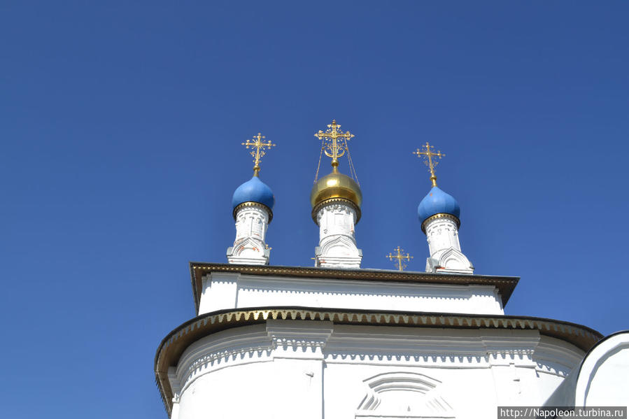 Успенский монастырь. Крестный ход и белые ворота Епифань, Россия