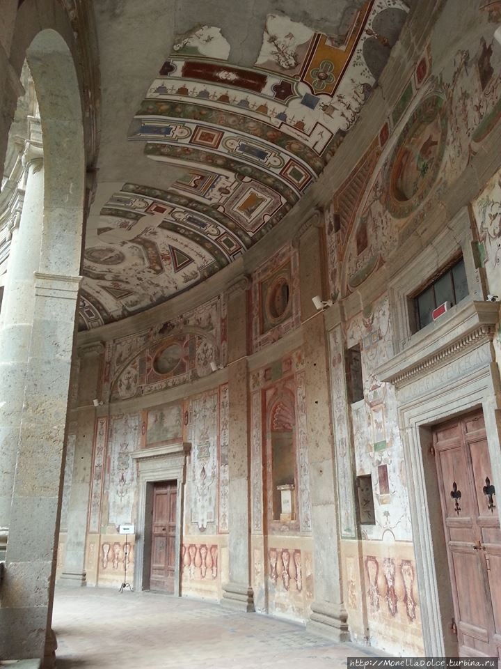 Дворец Фарнэзэ в Капрарола — вилла Фарнэзэ — 2015 Капрарола, Италия