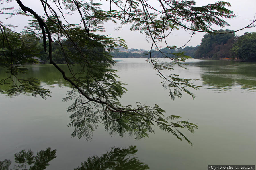 Озеро Хоан Кием Ханой, Вьетнам