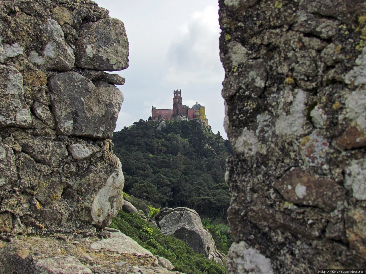 Мавританский замок в Синтре Синтра, Португалия
