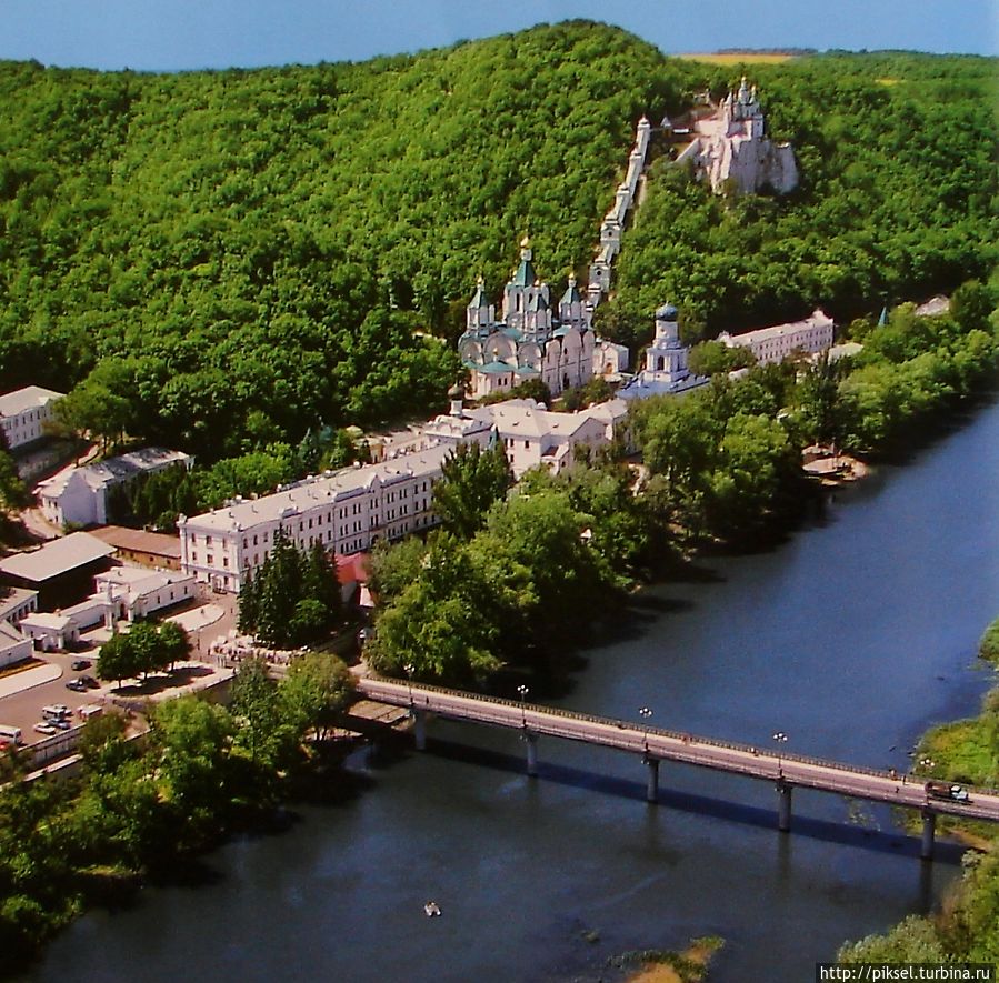 А это вид с высоты птичьего полета (фотокопия, сделанная мною из брошюры о монастыре) Святогорск, Украина