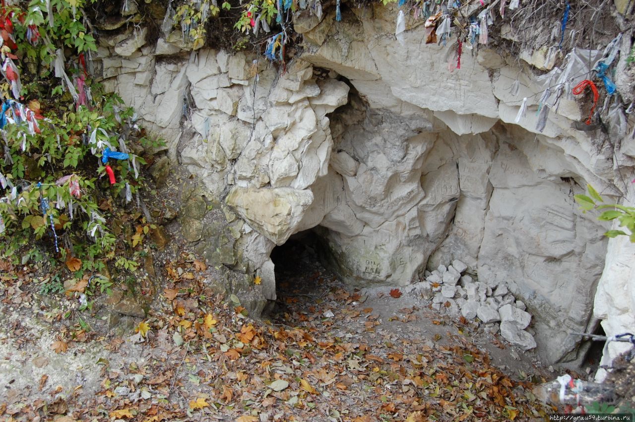 Пещера монаха Черемшаны, Россия