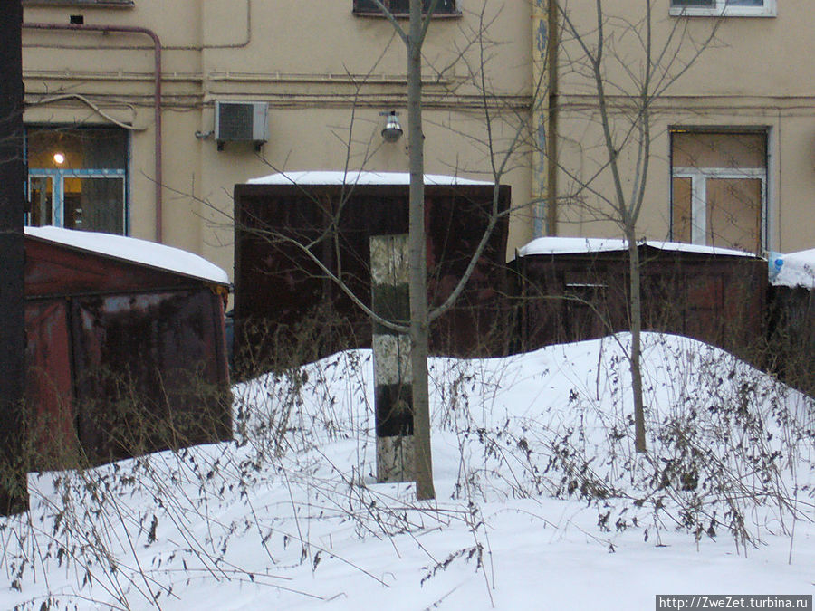 тупик железнодорожной ветки, на которой произошла авария 1 декабря 1930 г (двор дома № 106 по Московскому проспекту) Санкт-Петербург, Россия