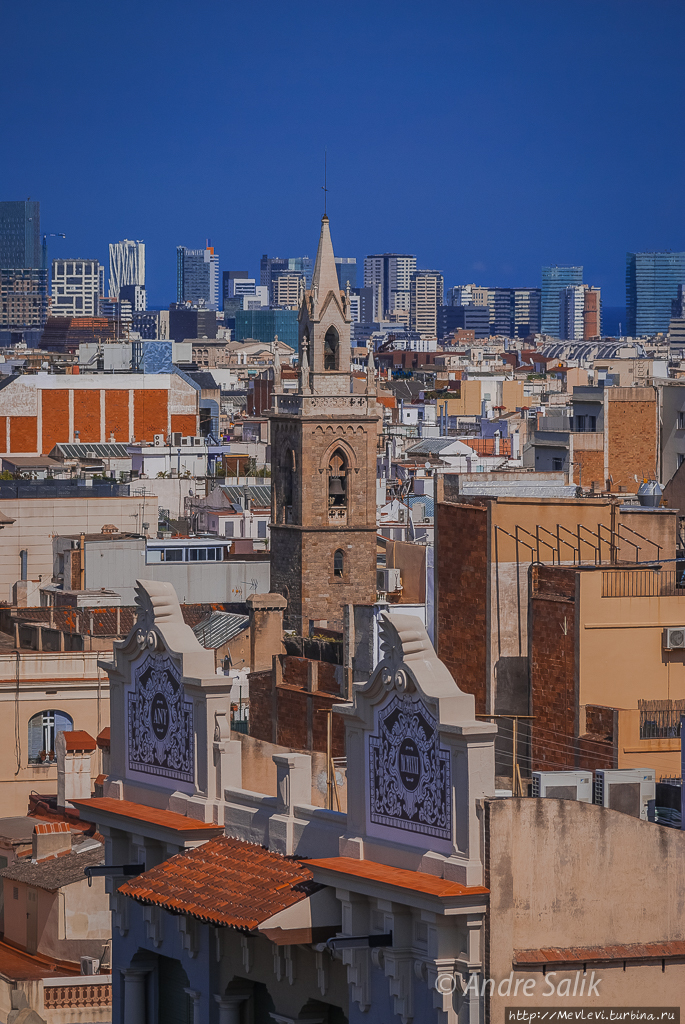 Над Барселоной Барселона, Испания