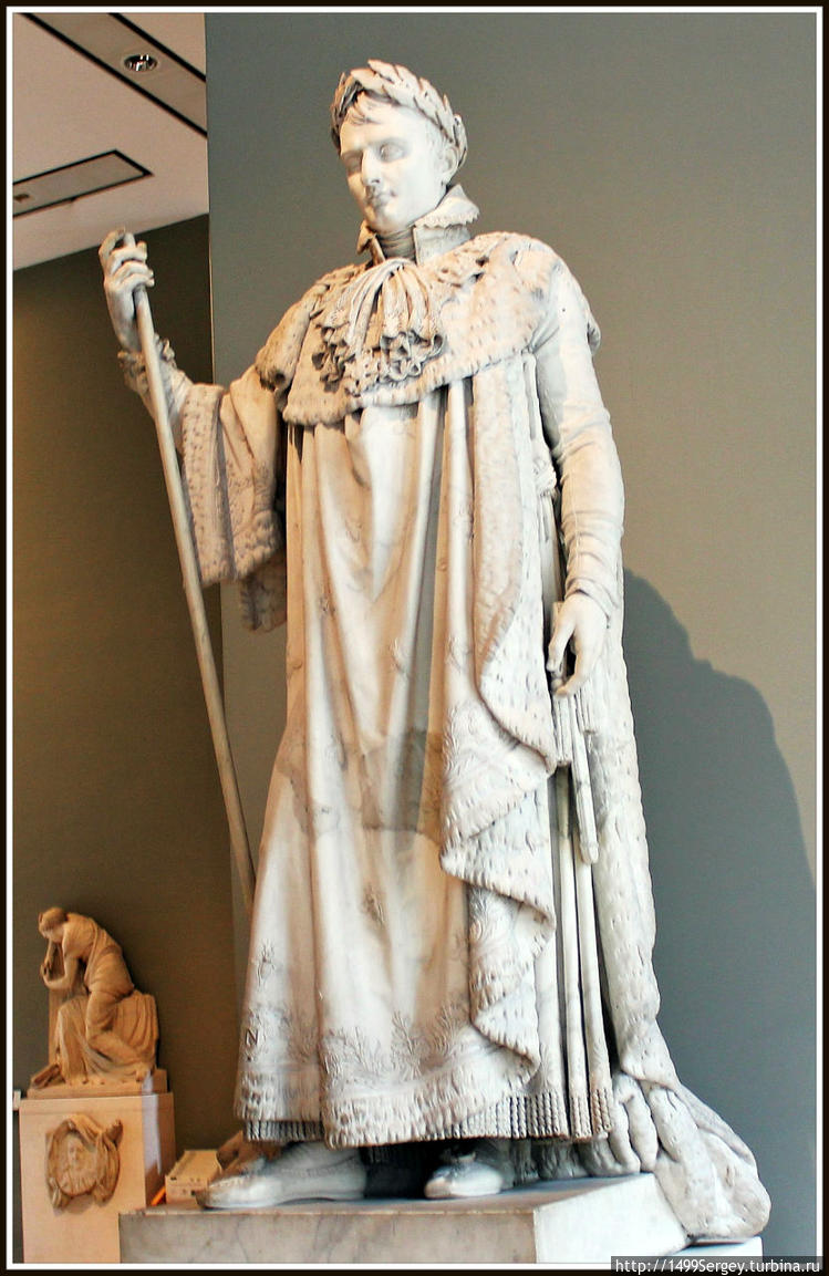 Скульптура Императора в Л