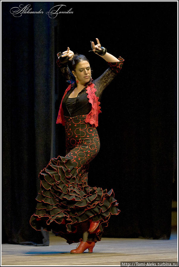 А это главная гостья фестиваля. Потрясающая танцовщица из Севильи Наталья Меириньо.