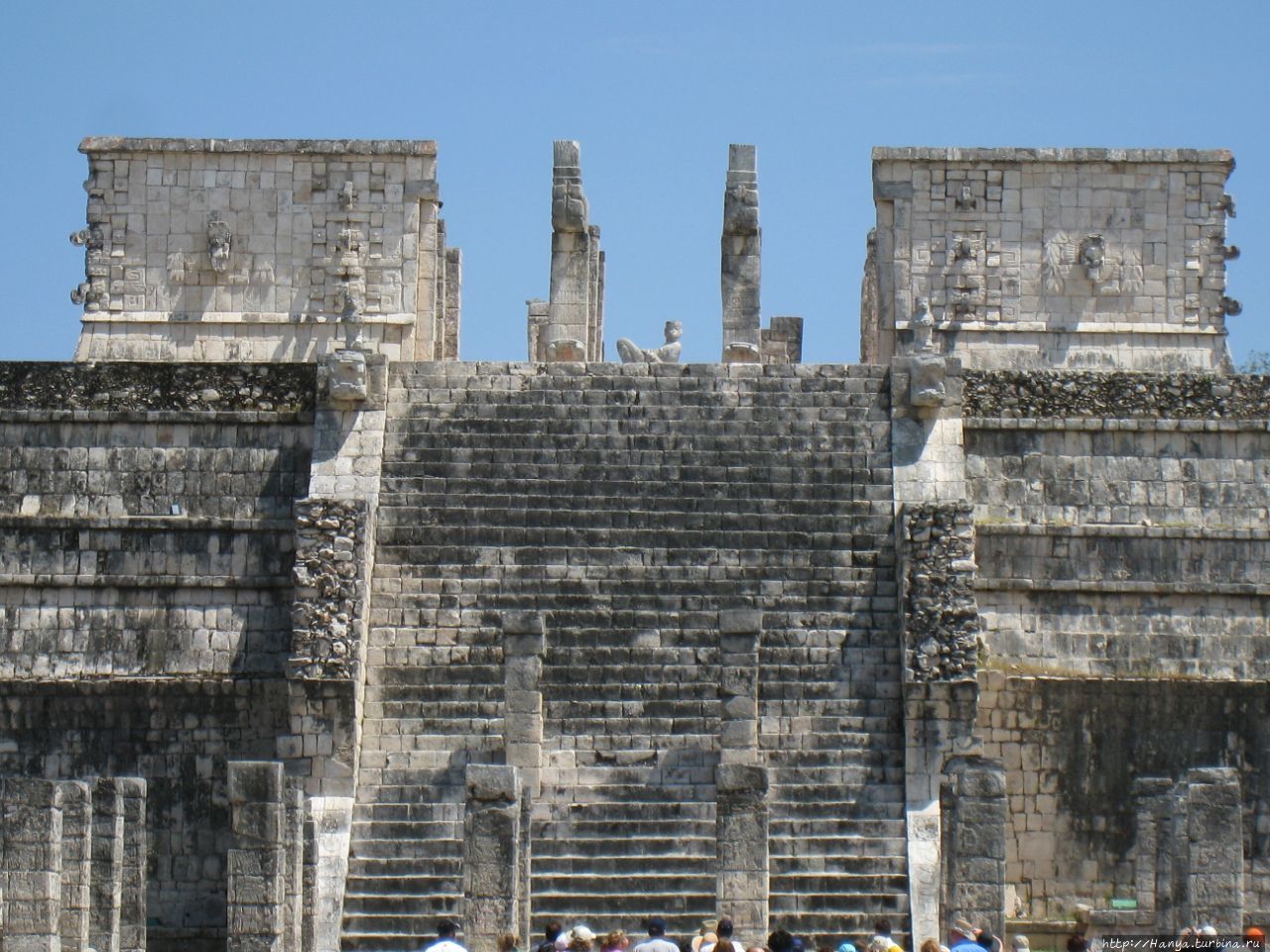 Темло-де-лос-Геррерос (храм Воинов) Чичен-Ица город майя, Мексика