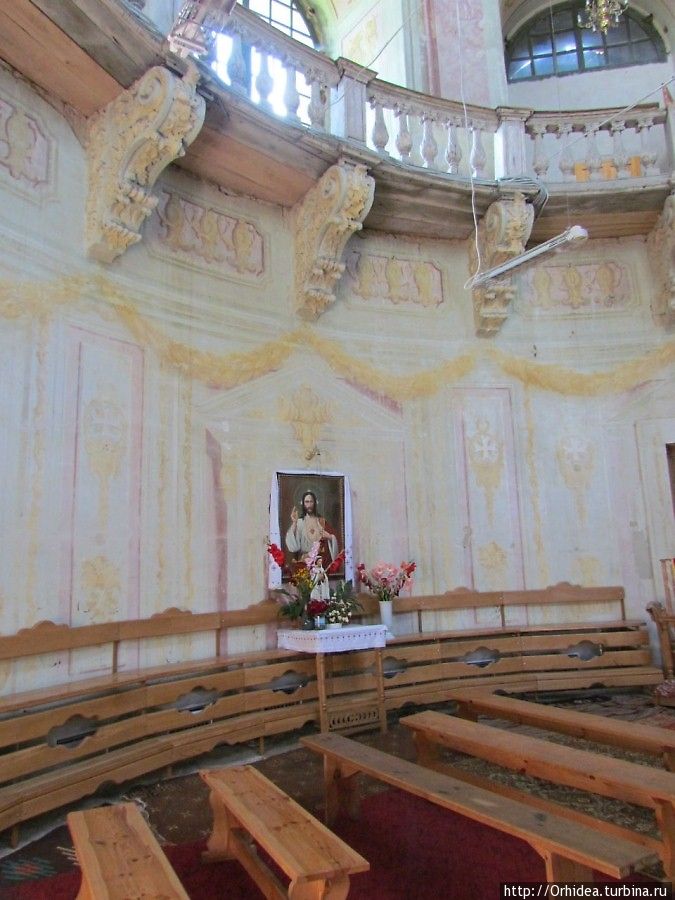 Старый костел-усыпальница Ржевусских в Подгорцах
