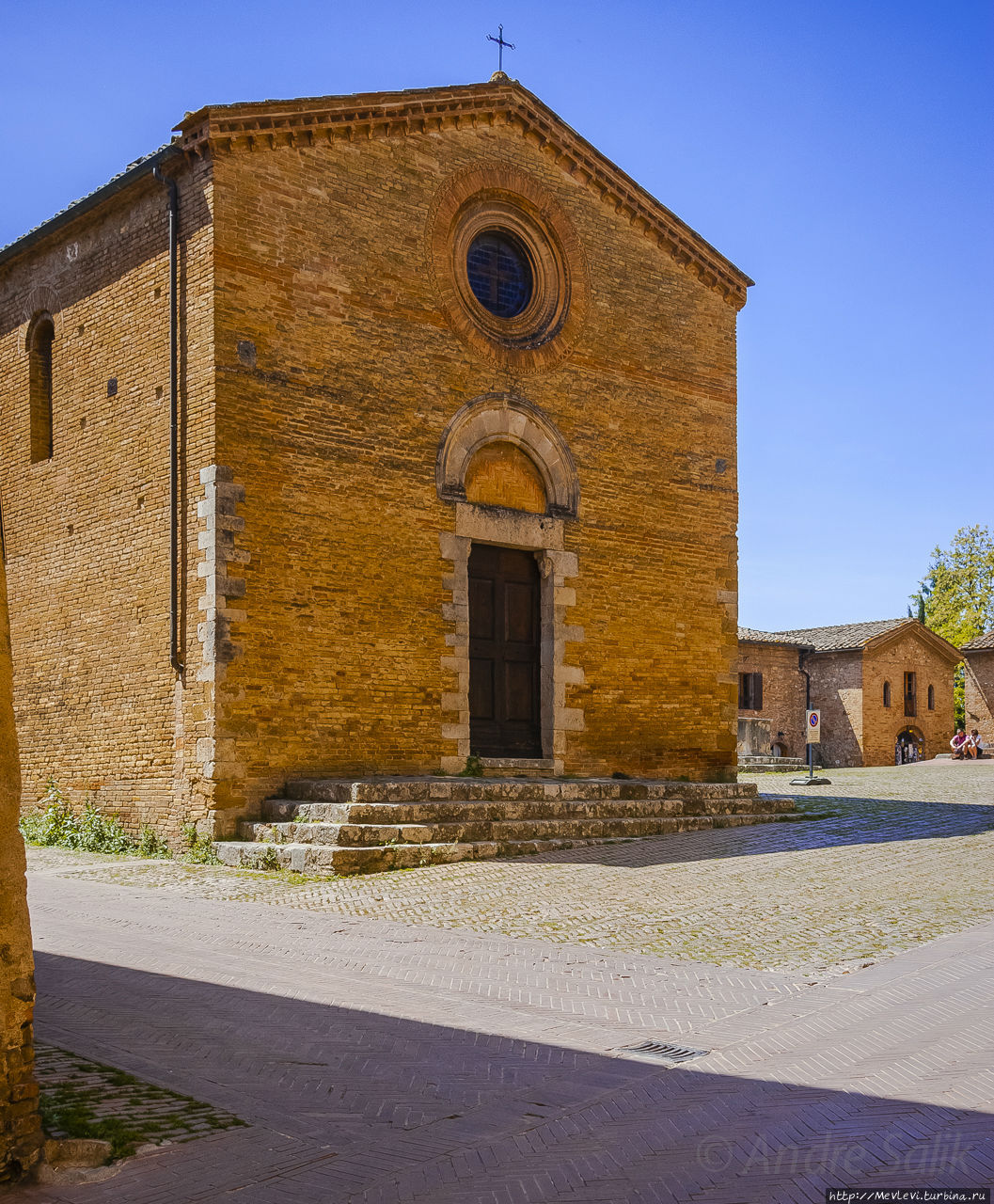 Город San Gimignano над долиной местного Кьянти Сан-Джиминьяно, Италия