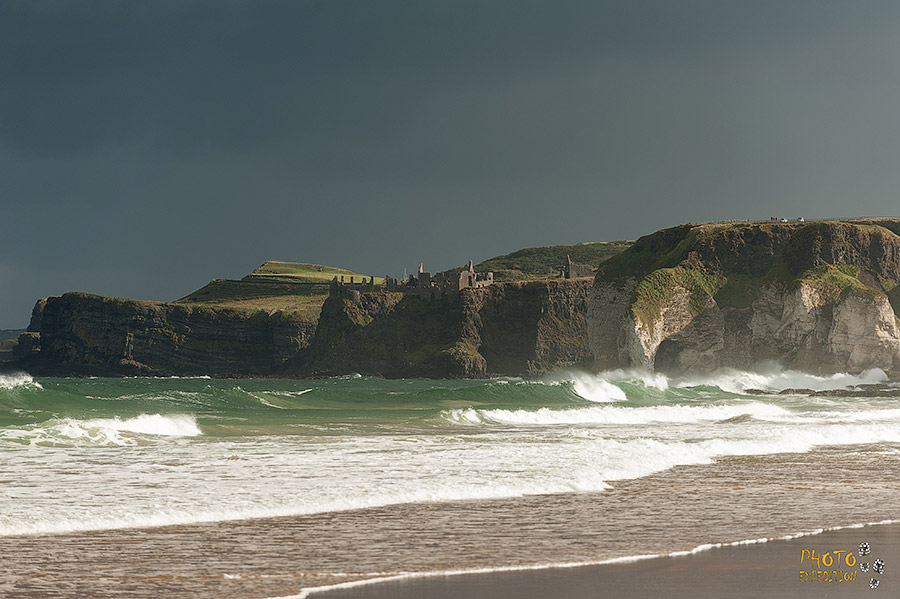 Меловые скалы северного побережья Ирландия