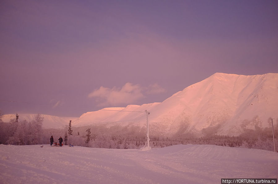 Снежная деревня Кировск, Россия