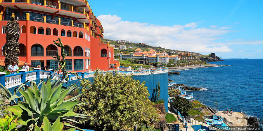 Отель. Вид с океана Канису, Португалия