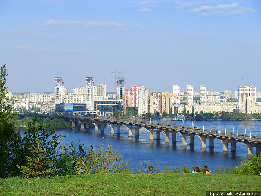 Вид на левый берег Днепра Киев, Украина