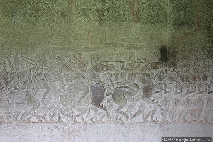 Часть исторической процессии победоносной армии  Сурьявармана II (The Grand Army) Ангкор (столица государства кхмеров), Камбоджа