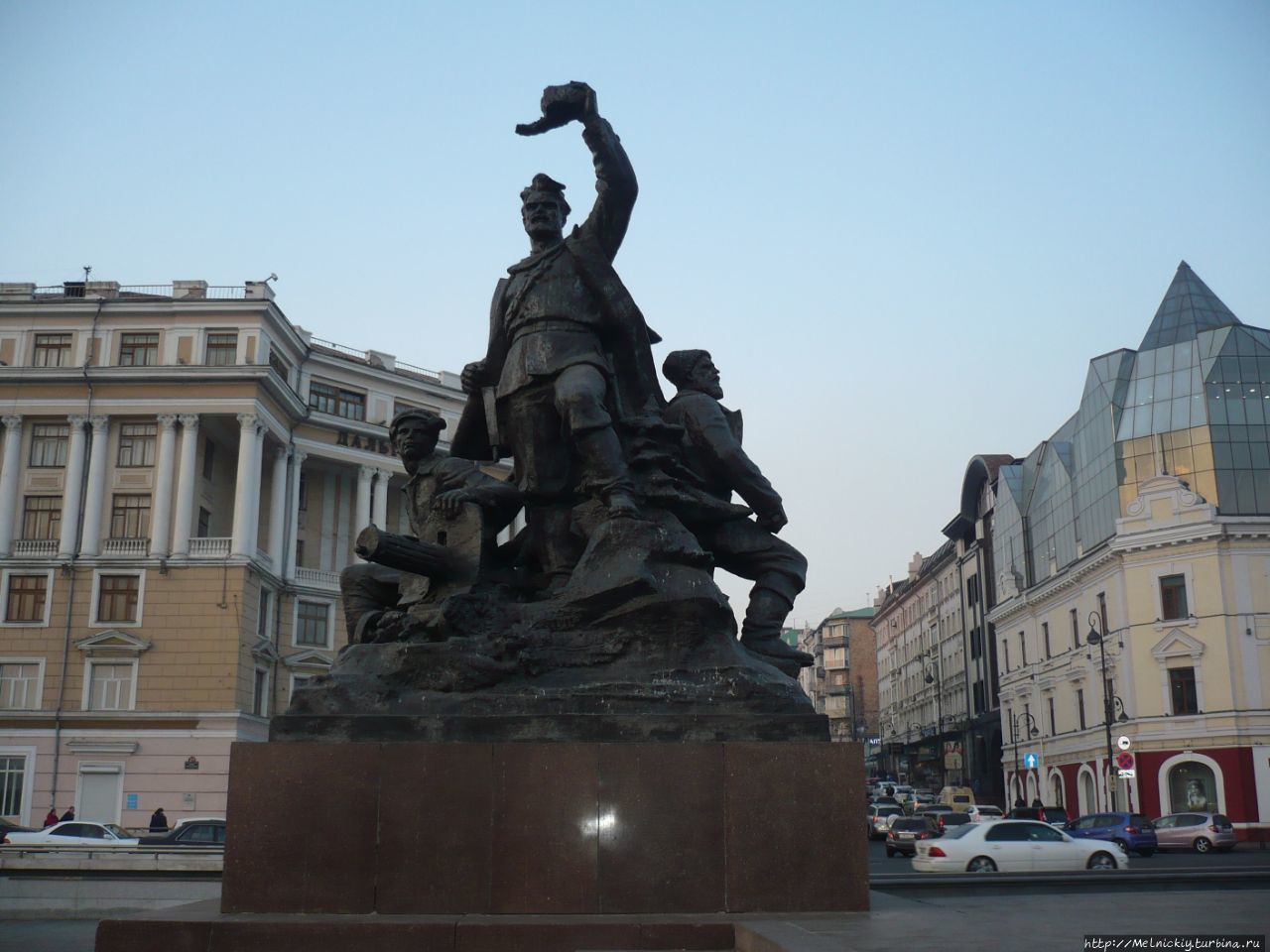 Памятник Борцам за Советскую власть Владивосток, Россия Памятник Борцам за Советскую власть Владивосток, Россия