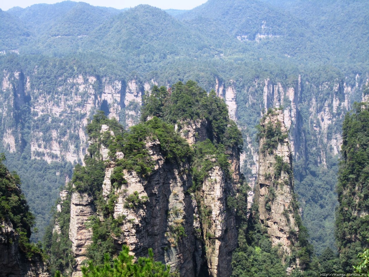 Желтые Скалы Хуанчшичжай / Yellow Stone Village (Huangshizhai)