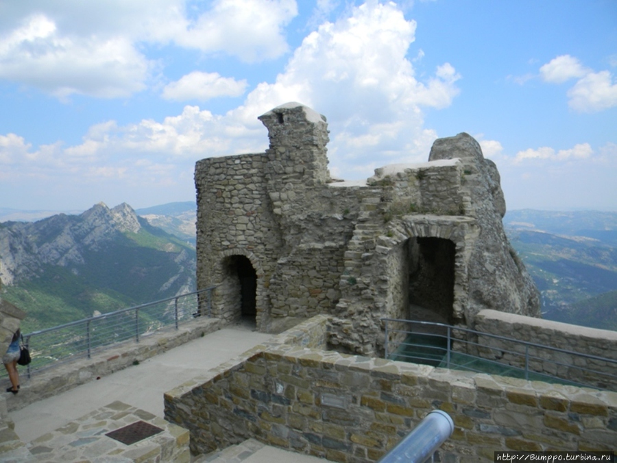 Бастионы Пьетрапертоза, Италия