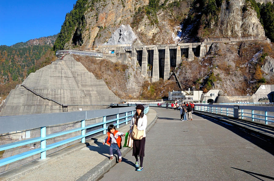 На плотине ГЭС Куробе Тояма, Япония