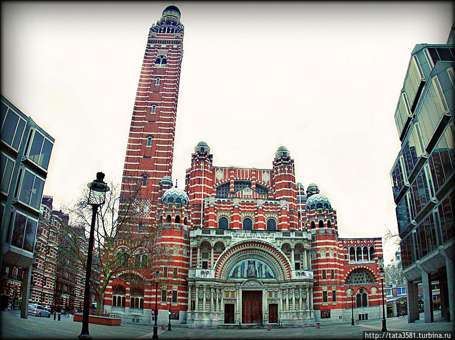 Главный католический храм Лондона, который подчиняется Ватикану.