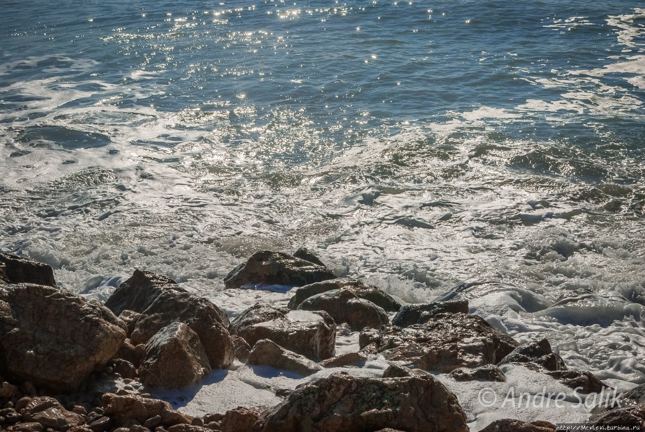 Прибой на Средиземном Ситжес, Испания