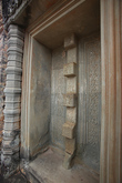 Храм Восточный Мебон. Ложная дверь башни верхнего яруса. Фото из интернета