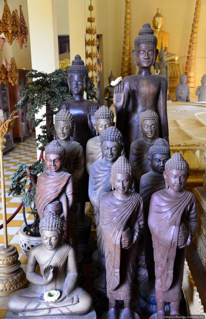 Статуи Будды в Keong Prea