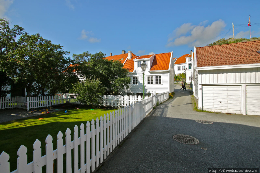 Скуденесхавн: Город с белым лицом и белой спиной Скуденесхавн, Норвегия