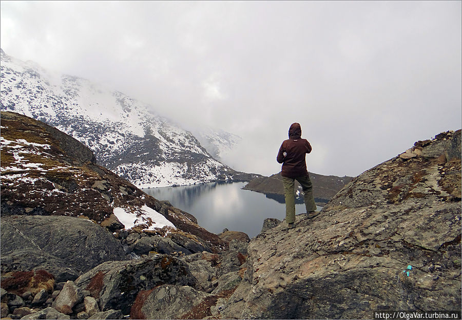 Рядом с озером Госайкунда через небольшой перешеек располагается другое, поменьше
