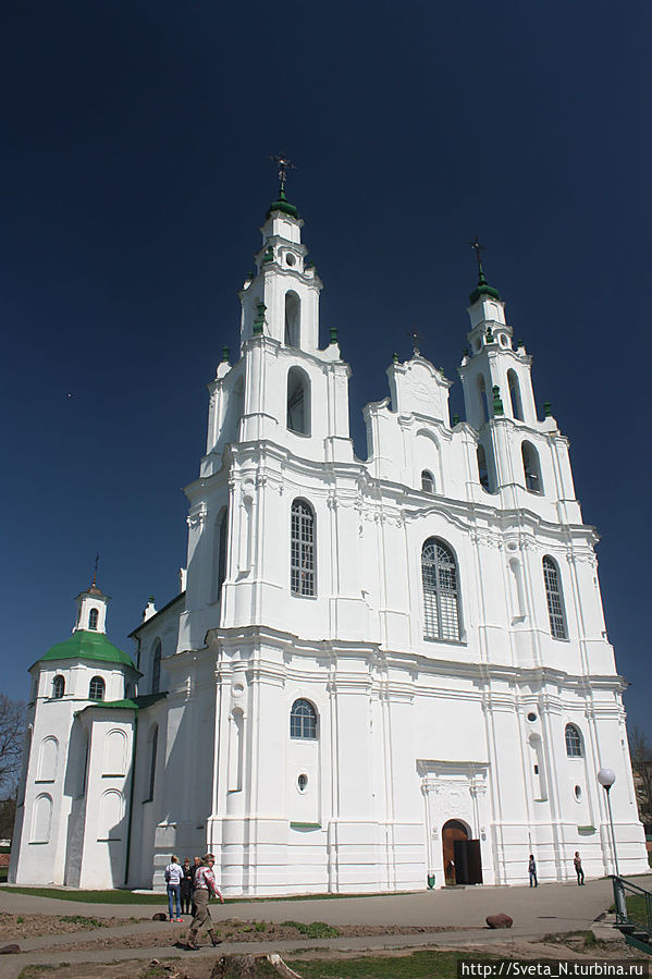 Софийский собор, внутри которого музей, а также орган Полоцк, Беларусь