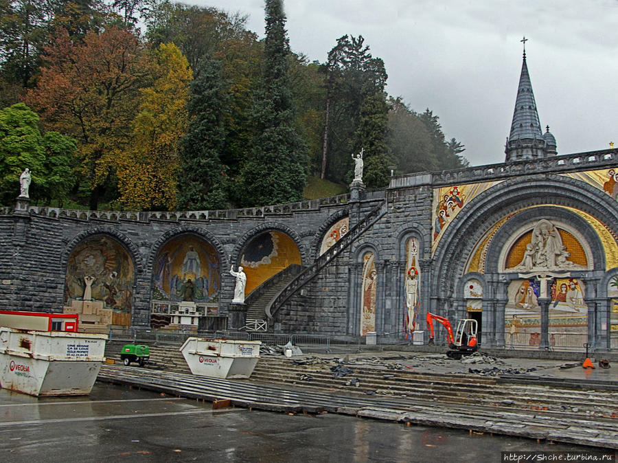 Базилика Норд-Дам-дю-Розэр в Лурде Лурд, Франция