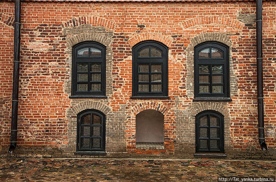 Стены Мирского замка