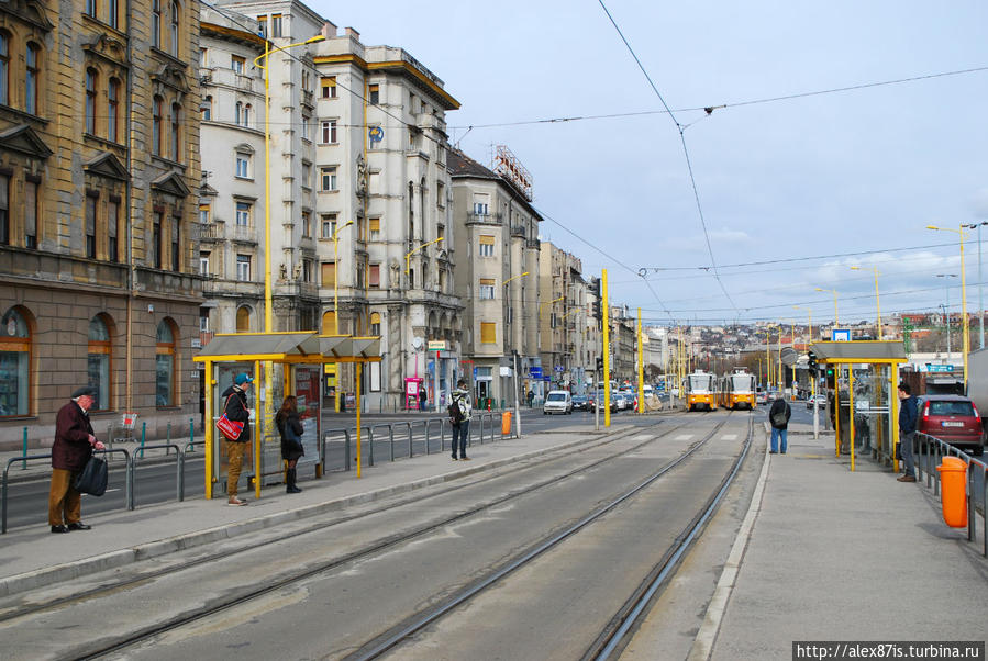 В общем довольно стандартнико так. Страна немного бедновата конечно. Немного так серенько, люди подзамученные. Будапешт, Венгрия