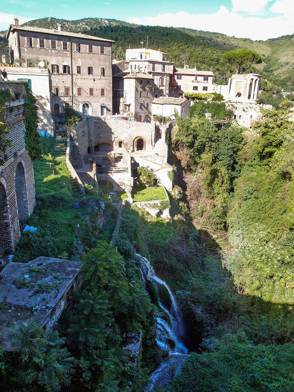 Магнетизм долины Ада Тиволи, Италия