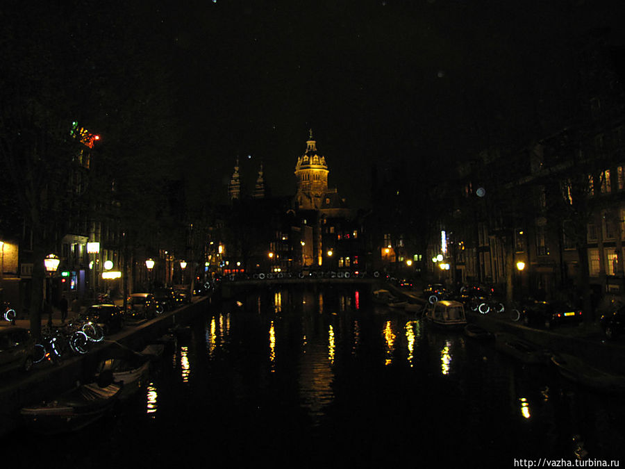 Церковь Святого Николая вечером.