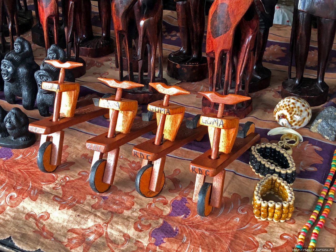 Рынок искусства и сувениров Гома, ДР Конго