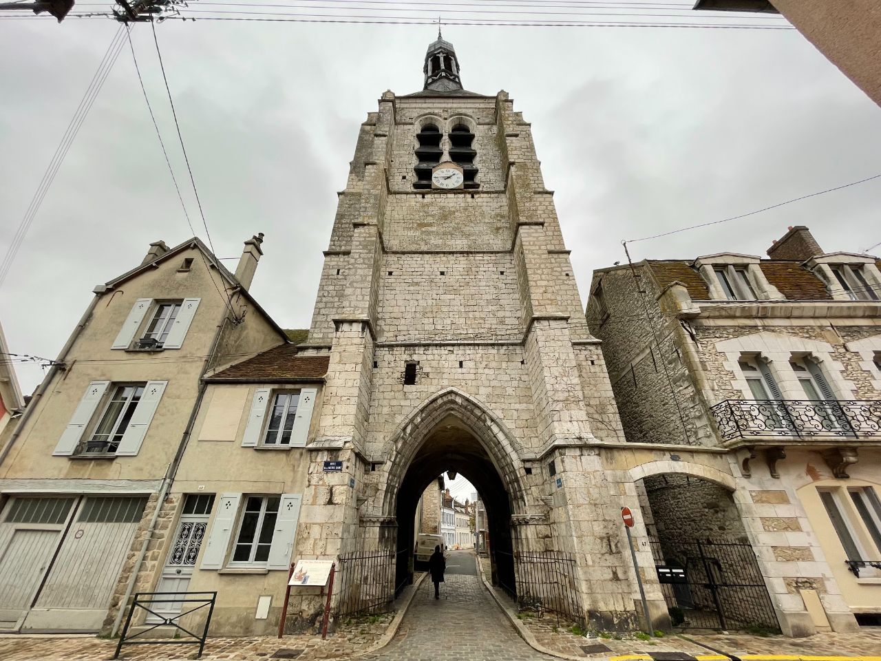 Башня Нотр-Дам-дю-Валь / Tour Notre-Dame-du-Val
