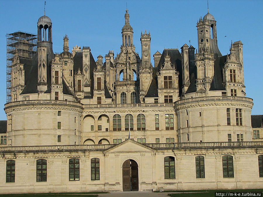 Вид на замок. Входная группа Шамбор, Франция
