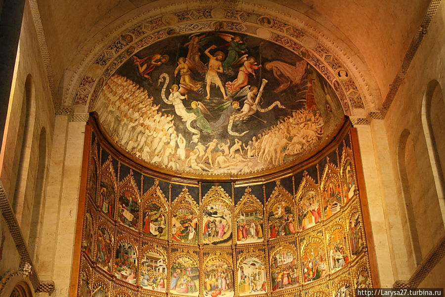 Фреска над главным алтарём — Страшный суд, создана Николасом Флорентино в 1445г. Саламанка, Испания