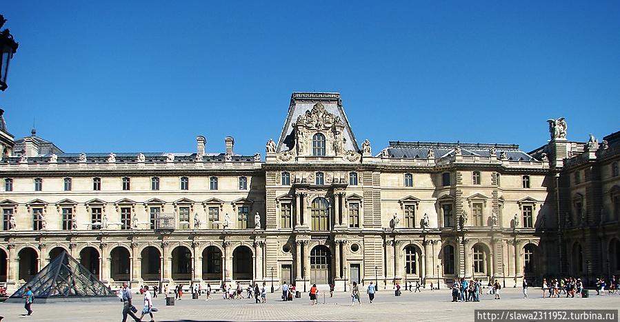 Лувр Париж, Франция