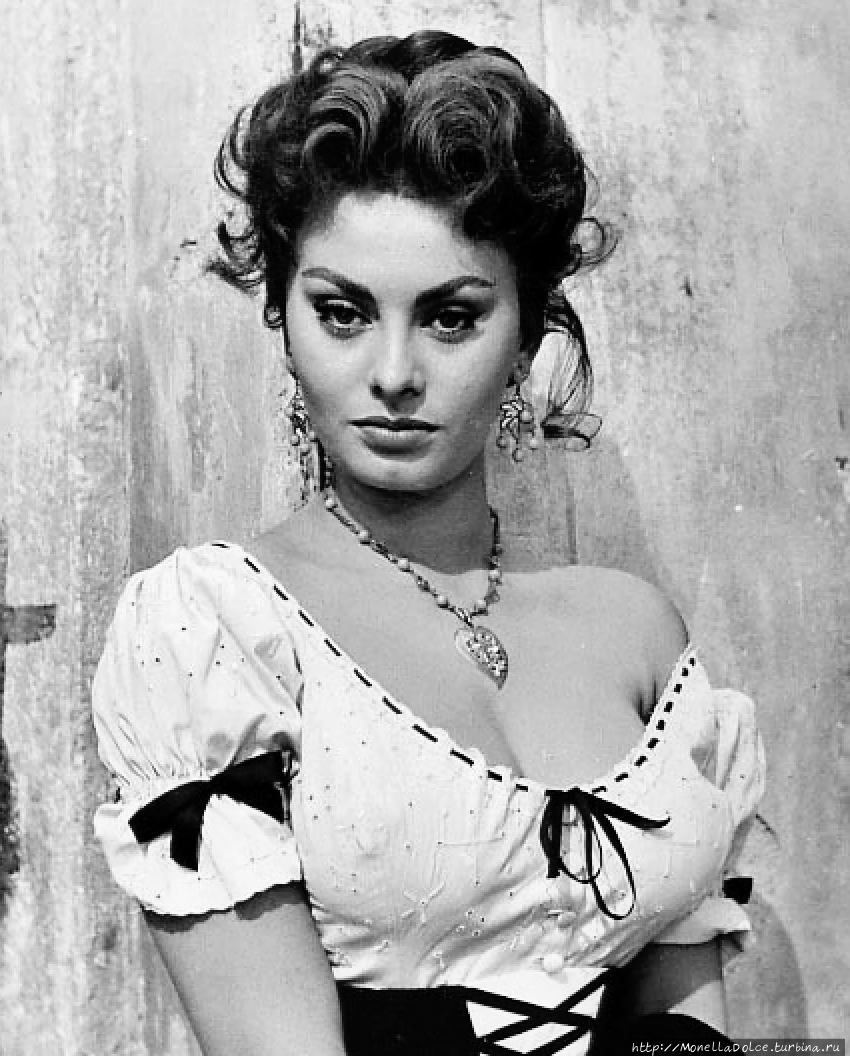 Pozzuoli- город детства Sofia Loren